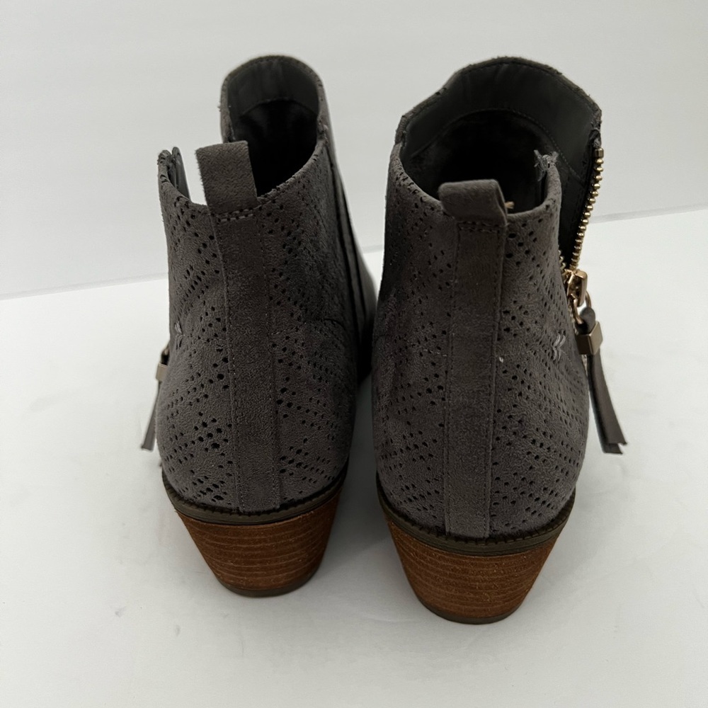 Dr Scholls gray perforated faux suede booties boho side zip excellent si… - Picture 3 of 8